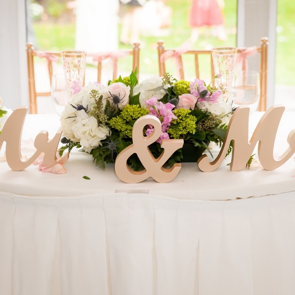 Mr & Mrs Sweetheart Table Signs Rose Gold Metallic - Picture 2 of 7